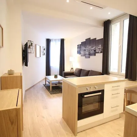Apartmán Lovely 1br Flat 15 Min Walk From La Croisette *