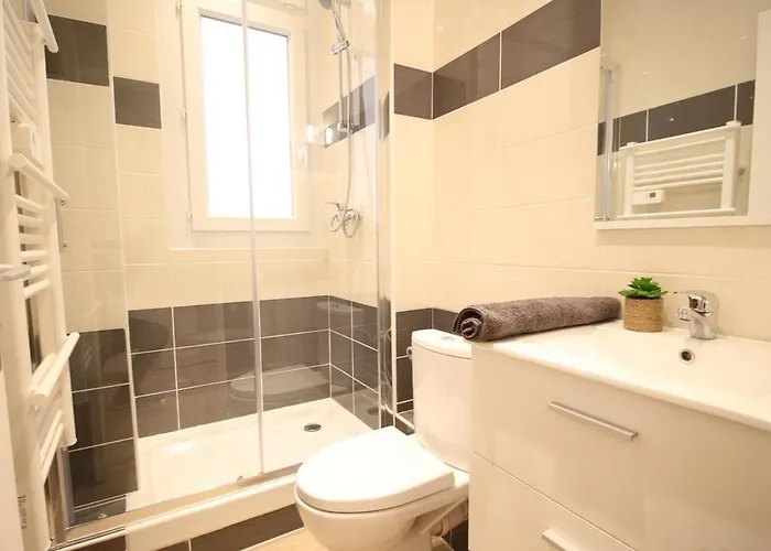 Daire Lovely 1br Flat 15 Min Walk From La Croisette *